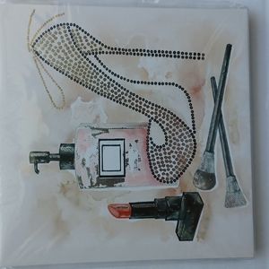 Canvas picture,  makeup and heel.